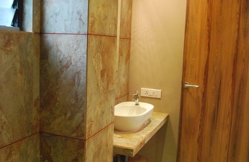 Surat Hotel | Hotel Vijya laxmi Rooms and Banquet Hall