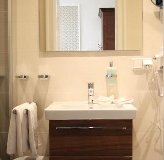 Poessneck Hotel | Hotel Villa Altenburg