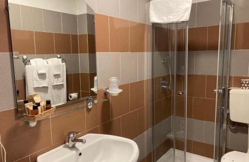 Rocca D'Arazzo Hotel | Hotel Villa Conte Riccardi