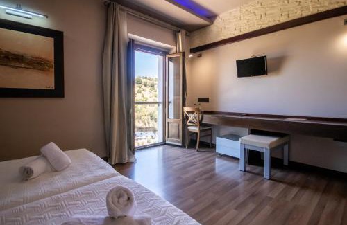 Setenil de las Bodegas Hotel | Hotel Villa De Setenil