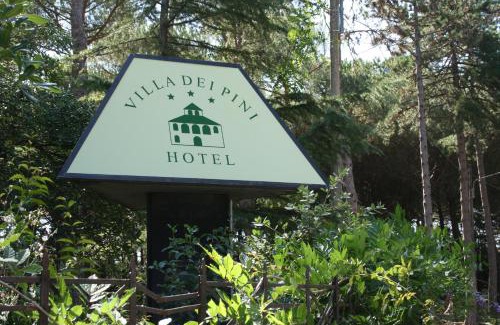 San Terenziano Hotel | Hotel Villa dei Pini