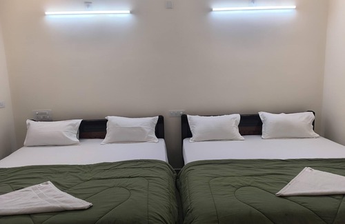 Tiruchanur Hotel | Hotel Vishnu Grand