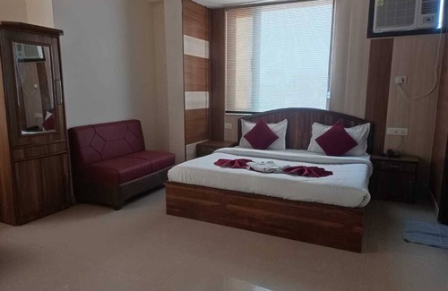 Shivalik Nagar Hotel | Hotel Vistara Grand