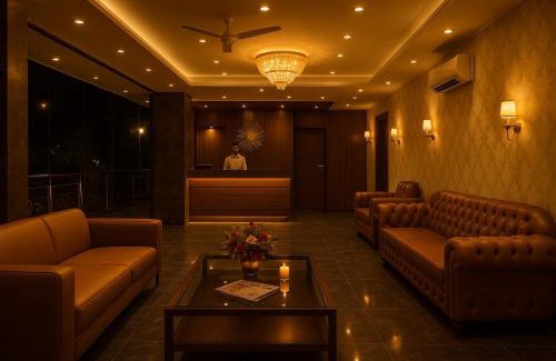 Vrindavan Hotel | Hotel Vrindavan Palace - A Luxury Stay with Parking near Prem Mandir City Center