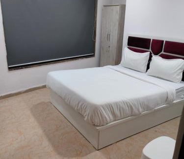 Aundh Hotel | Hotel VYS INN