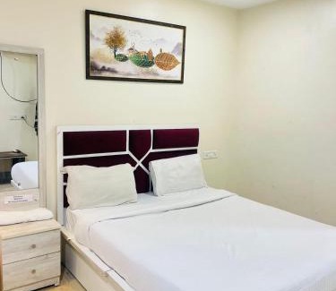 Aundh Hotel | Hotel VYS INN