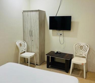 Aundh Hotel | Hotel VYS INN