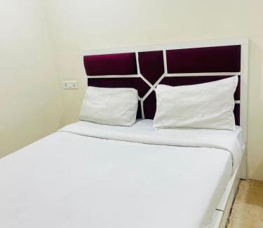 Aundh Hotel | Hotel VYS INN