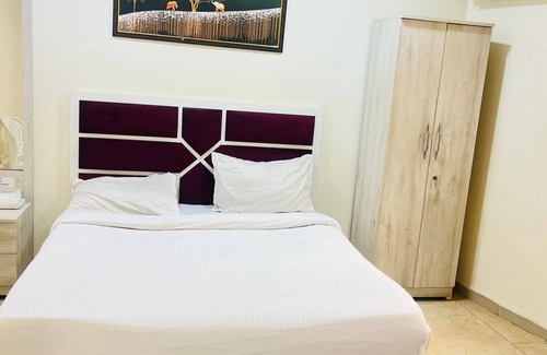 Aundh Hotel | Hotel VYS INN