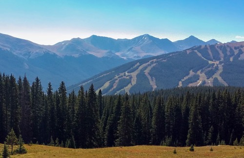 Copper Mountain Village Condo | Hotel w/2 queen beds, great value, free wifi, & parking.