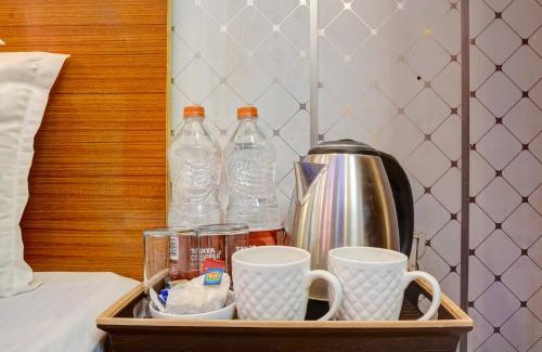 Vasundhara Hotel | Hotel White at Vasundhara - Couple Friendly