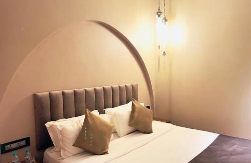 Wellington Pier Hotel | Hotel White Pearl - Colaba Mumbai