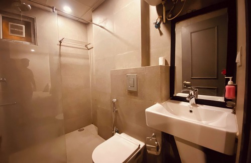 Pitampura Hotel | Hotel White Saffron