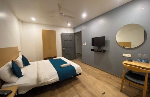 Pitampura Hotel | Hotel White Saffron