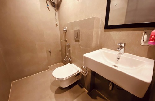 Pitampura Hotel | Hotel White Saffron