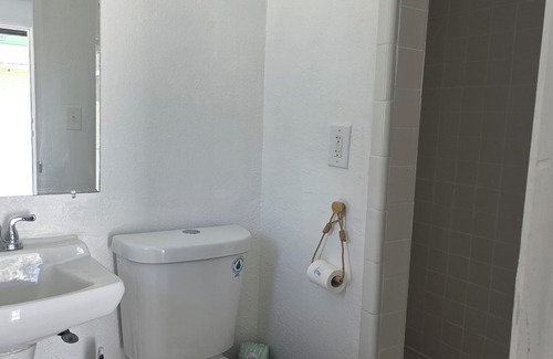 Campbell Hotel | Hotel with AC & WiFi in Kissimmee