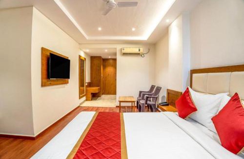Mathura Hotel | Hotel Wonder House - Free Parking- 5g Free Wifi, Modern Boutique Property