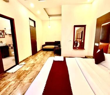 Chandigarh Hotel | Hotel Woodcrest by Sidham Group ! Comfortable and Peaceful Stay ! Top Rated ! Preferred Hotel Chain