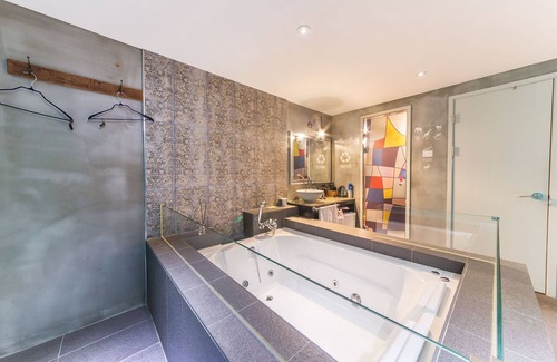 Guri Hotel | Hotel Yaja Guri Sutaek