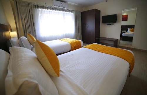 Adoor Hotel | Hotel Yamuna