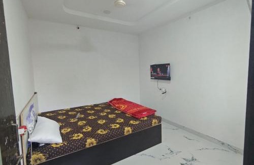 Shirpur Hotel | Hotel Yatri Lodge