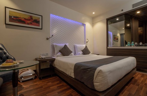Navi Mumbai Hotel | Hotel Yogi Midtown