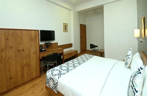 Tonk Road Hotel | Hotel Yulia- Le Amour Inn