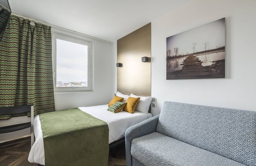 Bezons Hotel | Hotel Zola 45 Bezons La Defense