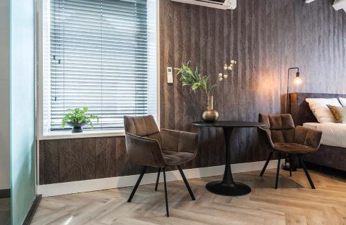 Centrum Apartment | Hotelbed W Aircon At City Villa Tilburg Willem 1