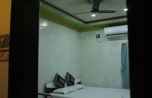 Diamond Harbour Hotel | Hotelswapnoneer