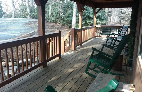 Boone Cabin | HOTTUB Freshwater salt system. Cabin is a five minute walk to App ski slopes