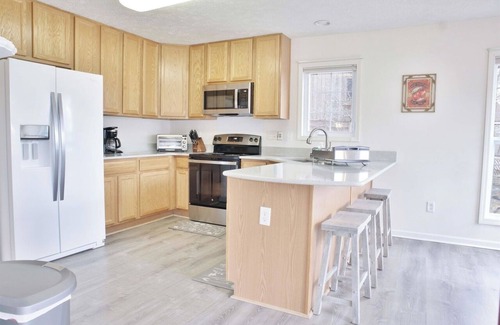 Keezletown House | HotTub,Location!YearRound:Ski Entr, Fmily Ctr. On Mountain Renovated 5BR 3.5BAEV