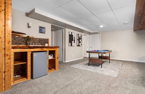 Prudenville House | Houghton Lake 6 BR/3.5 BA Home HOT TUB/BBQ/Sleeps 16