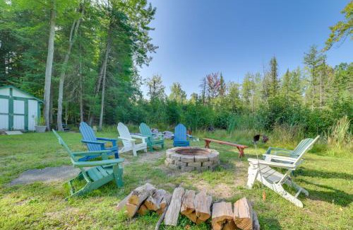 Prudenville House | Houghton Lake Area Home with Fire Pit and Yard!