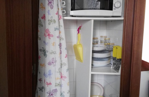 Villajoyosa House | House very close to beach, family, quiet, clean, air cond., Bright and fresh