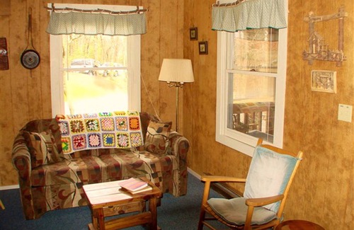 Brevard House | House ∙ 1 bedroom ∙ 6 guests