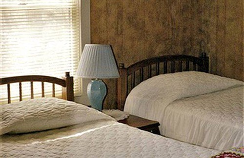 Brevard House | House ∙ 1 bedroom ∙ 6 guests