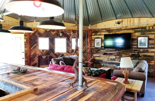 Fort Gay House | House ∙ 1 bedroom ∙ 6 guests