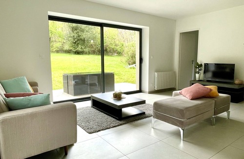 Orlienas House | House 10pers of 132m2, 15mn from Lyon/20mn Eurexpo