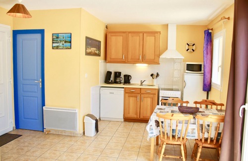 Barneville-Carteret House | House 150 meters From the BEACH, electricity, water, free WIFI, private Parking