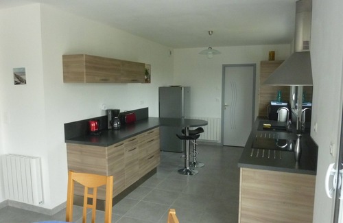 Surtainville House | House 150m from the beach (price with water, electricity, wifi, sheets provided)