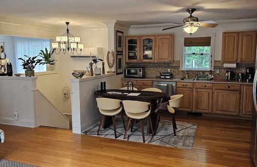 Quioque House | House 2.6 miles to beach