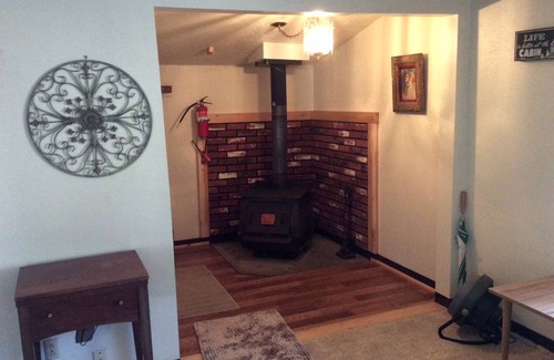 Elk City House | House ∙ 2 bedrooms ∙ 5 guests