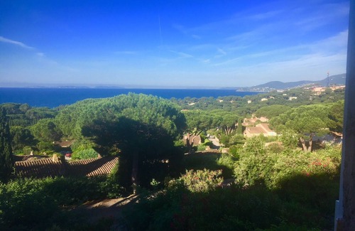 La Croix-Valmer House | House 2 steps from Ramatuelle 180 degree sea view, walking distance to the beach