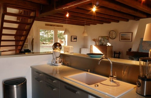 Le Palais House | House 200 m from the beach with sea view, terrace, garden, Wifi