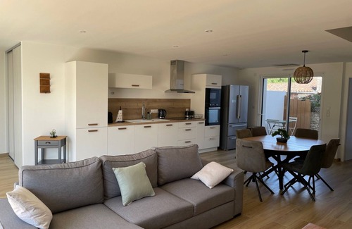 Jard-sur-Mer House | House 250 m2 for 16 travellers in the heart of Jard sur mer. 8 bedrooms 4 bathrooms 4 WC