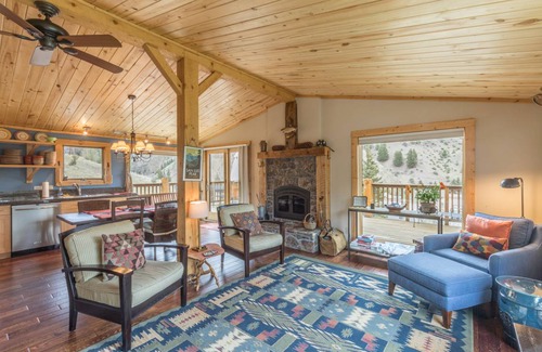 Creede House | House ∙ 3 bedrooms ∙ 8 guests