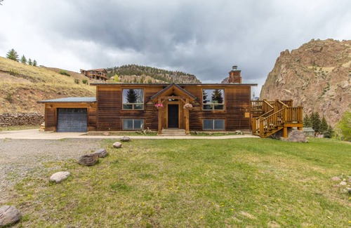 Creede House | House ∙ 3 bedrooms ∙ 8 guests