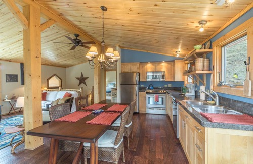 Creede House | House ∙ 3 bedrooms ∙ 8 guests