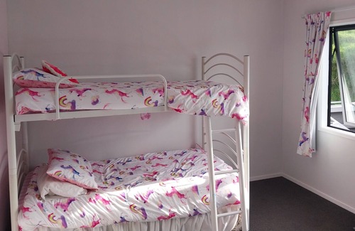 Kawhia House | House, 3 min drive to Kāwhia town